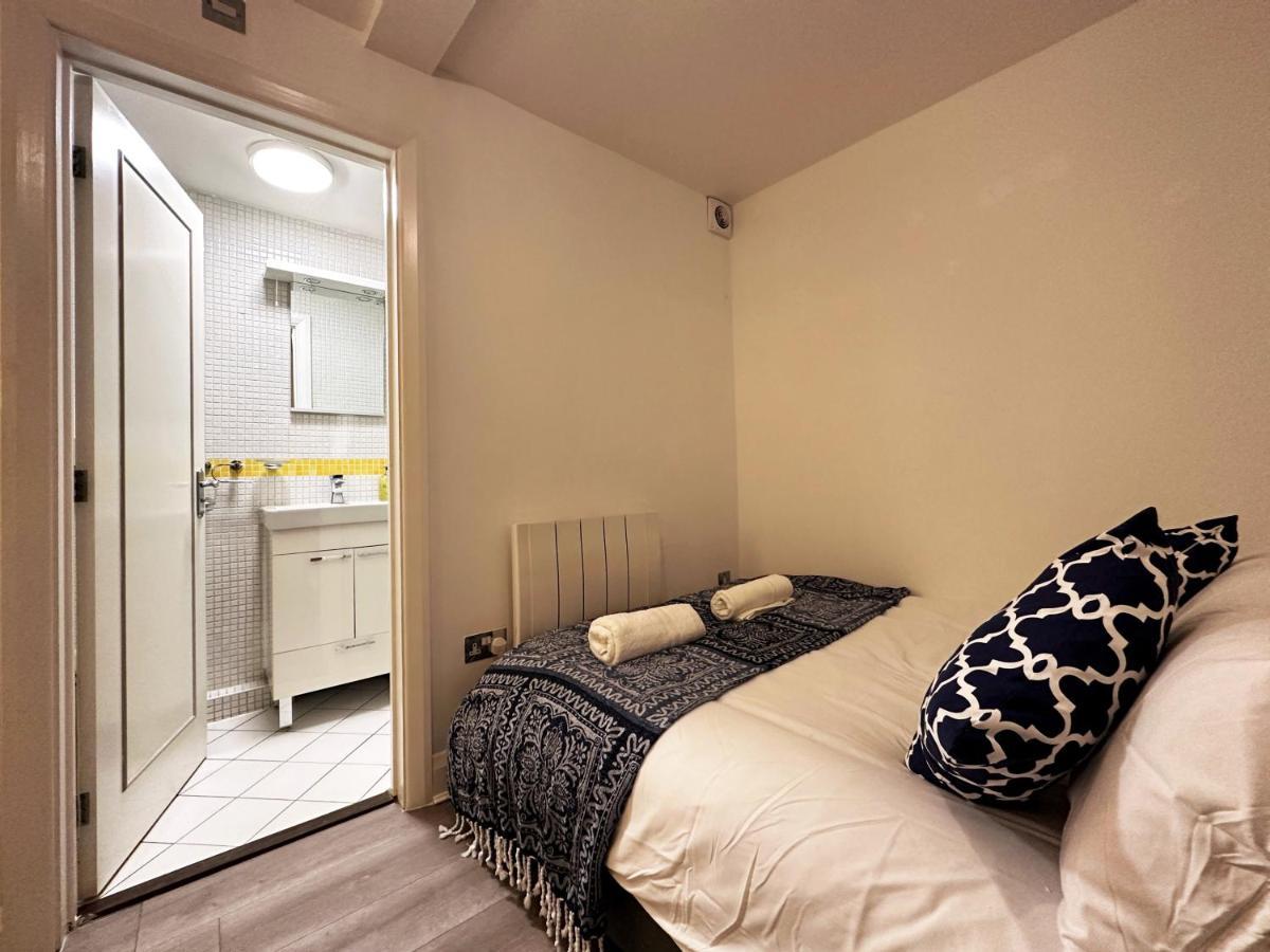 Chic Apartment In Mayfair Londen Buitenkant foto