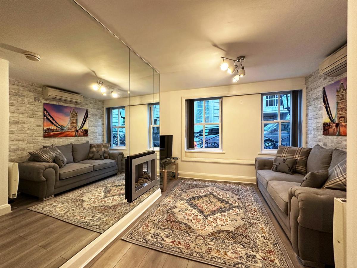 Chic Apartment In Mayfair Londen Buitenkant foto